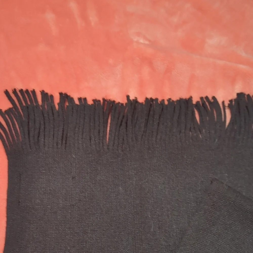 Roundtree & Yorke Elegant Black Men's Scarf